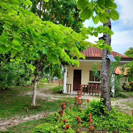 Celtis Resort Pulau Malapascua Bagian luar foto